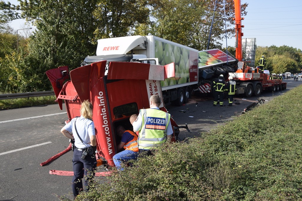 Schwerer VU PKlemm A 57 Rich Innenstadt Hoehe Koeln Chorweiler P047.JPG - Miklos Laubert